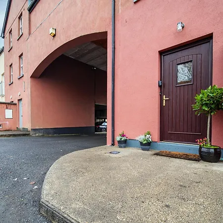 Teach Saoire Ballina (Mayo)